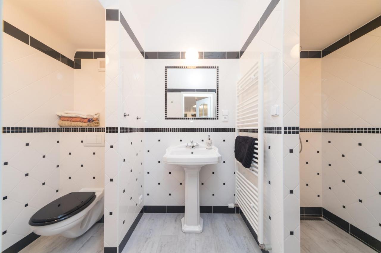 Budyne Apartment Ii. Budyne nad Ohri Екстериор снимка